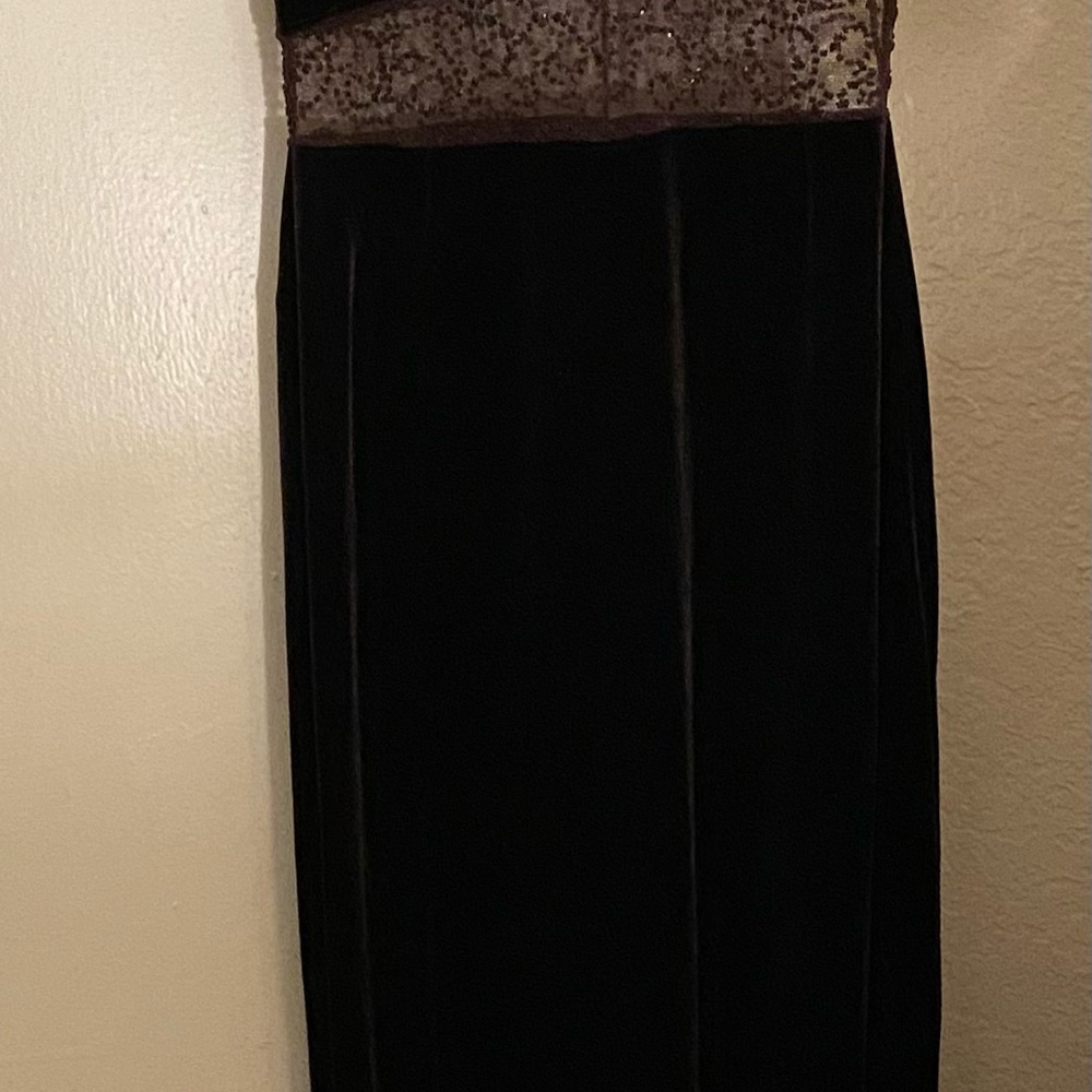 Long velvet brown sleeveless gown-with lace, slit on back.